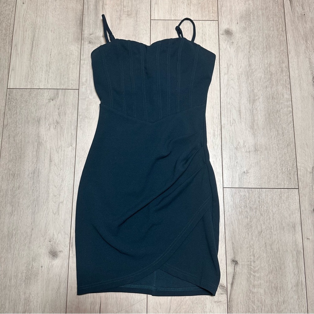 Elegant party corset style tulip hem. Adjustable straps HOCO wedding or cocktail